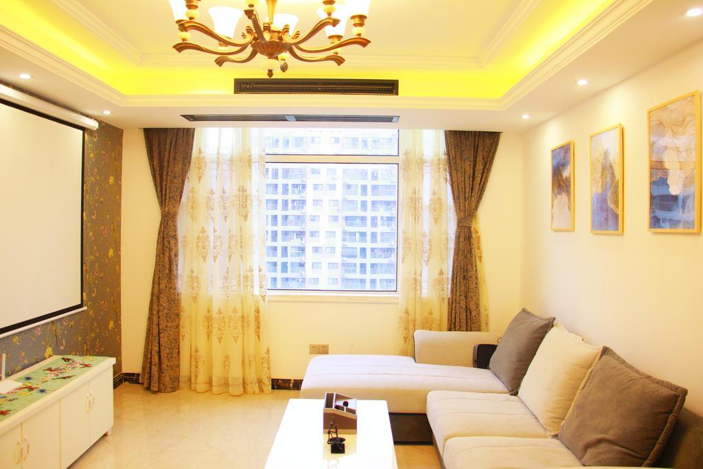 Line 2 Apartment Wuhan Bagian luar foto