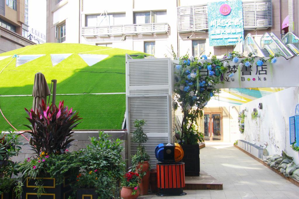 Line 2 Apartment Wuhan Bagian luar foto