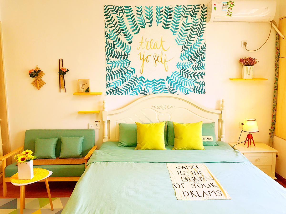 Line 2 Apartment Wuhan Bagian luar foto