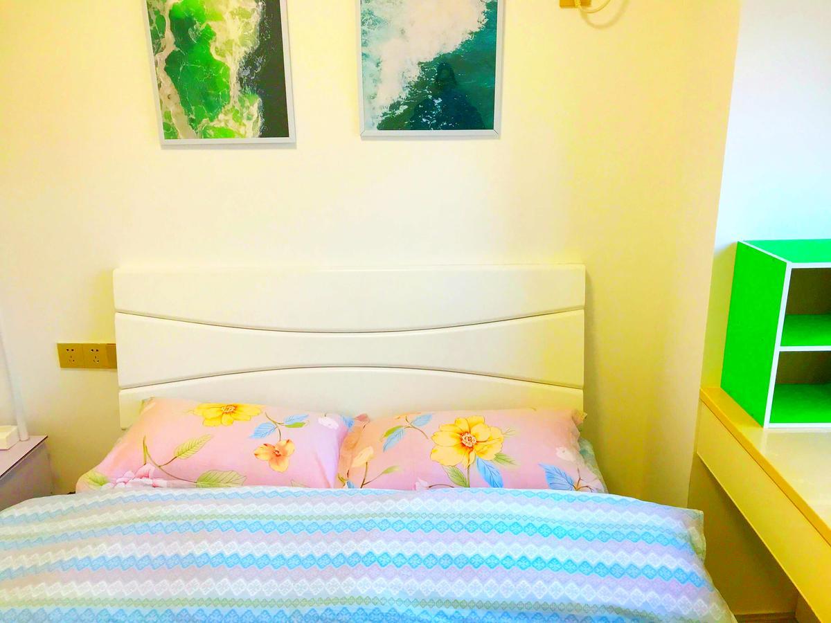 Line 2 Apartment Wuhan Bagian luar foto