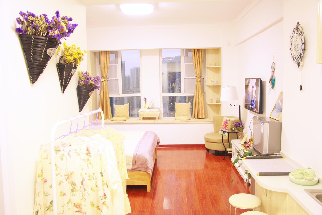 Line 2 Apartment Wuhan Bagian luar foto