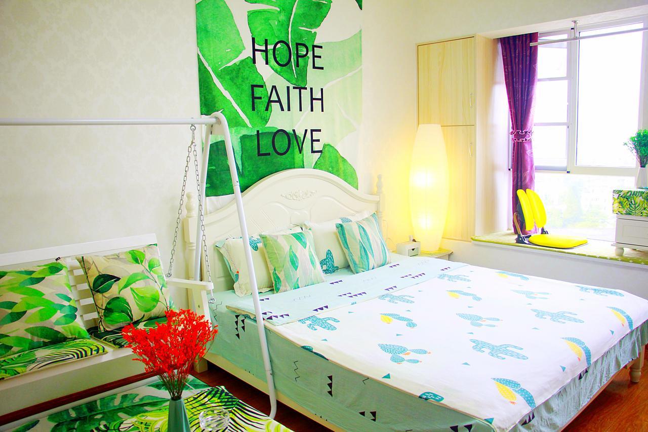 Line 2 Apartment Wuhan Bagian luar foto