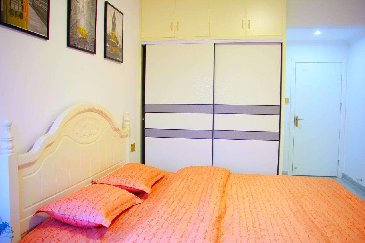 Line 2 Apartment Wuhan Bagian luar foto