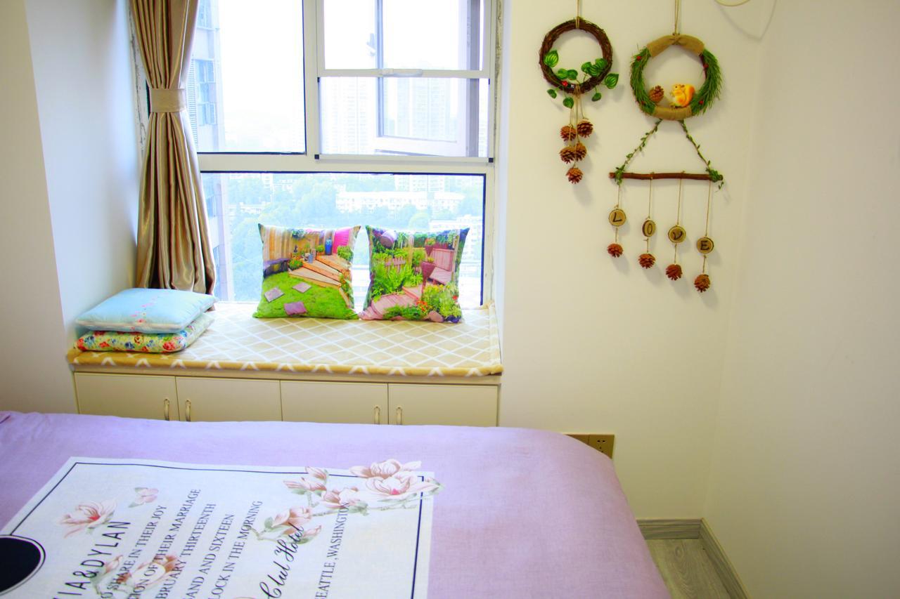 Line 2 Apartment Wuhan Bagian luar foto