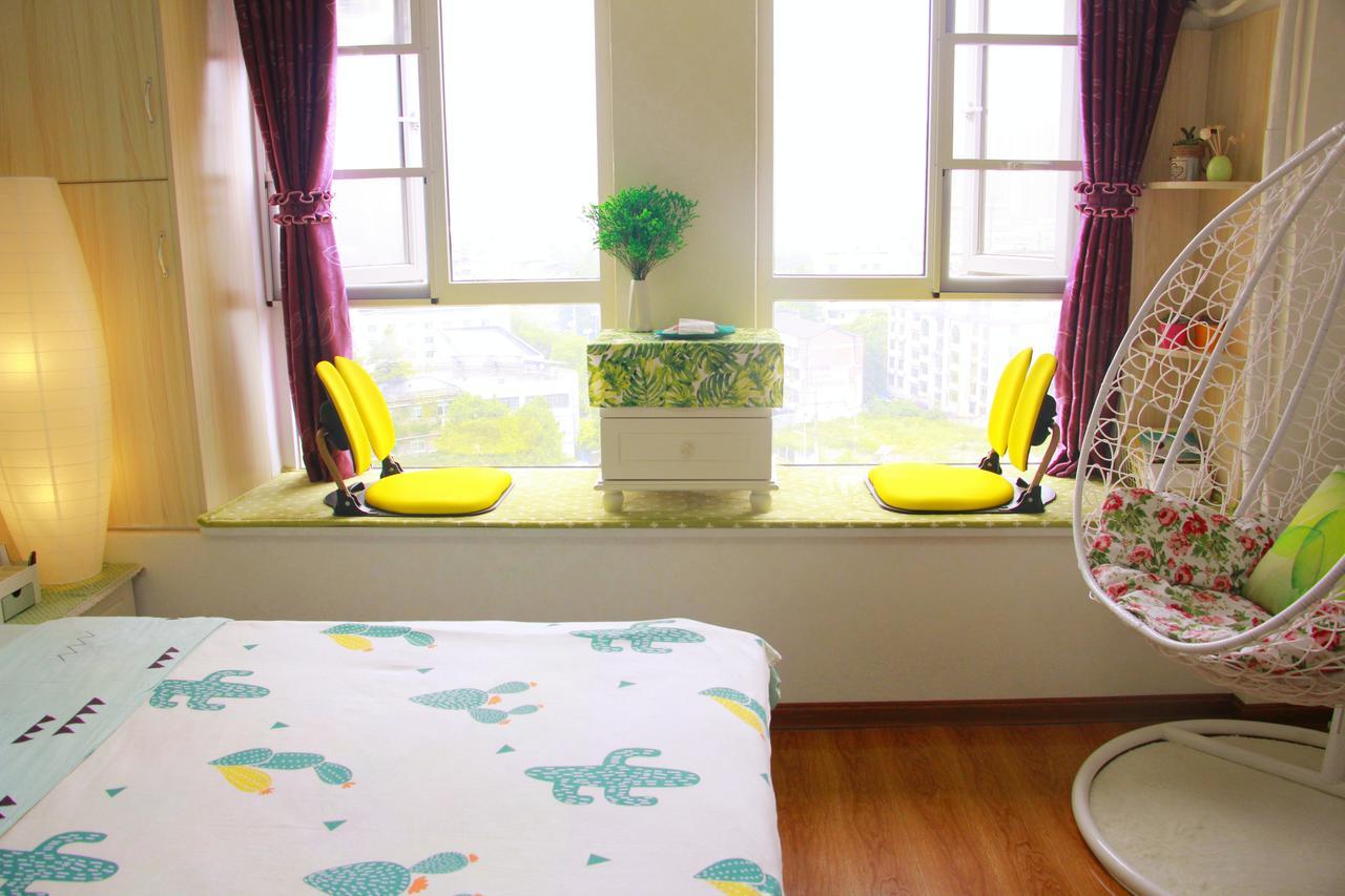 Line 2 Apartment Wuhan Bagian luar foto