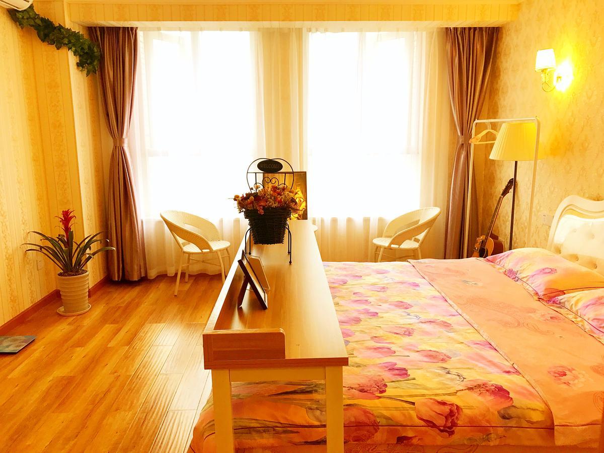 Line 2 Apartment Wuhan Bagian luar foto