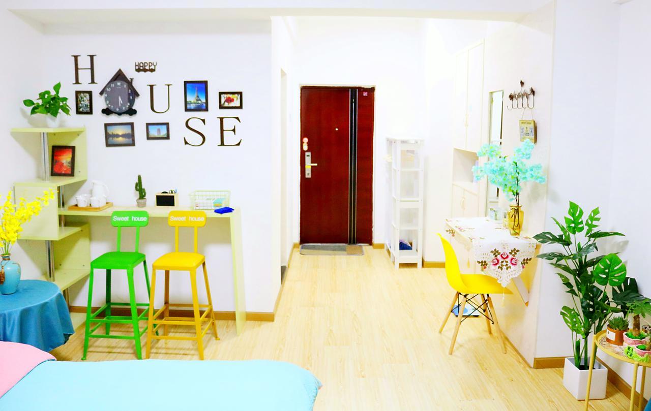 Line 2 Apartment Wuhan Bagian luar foto