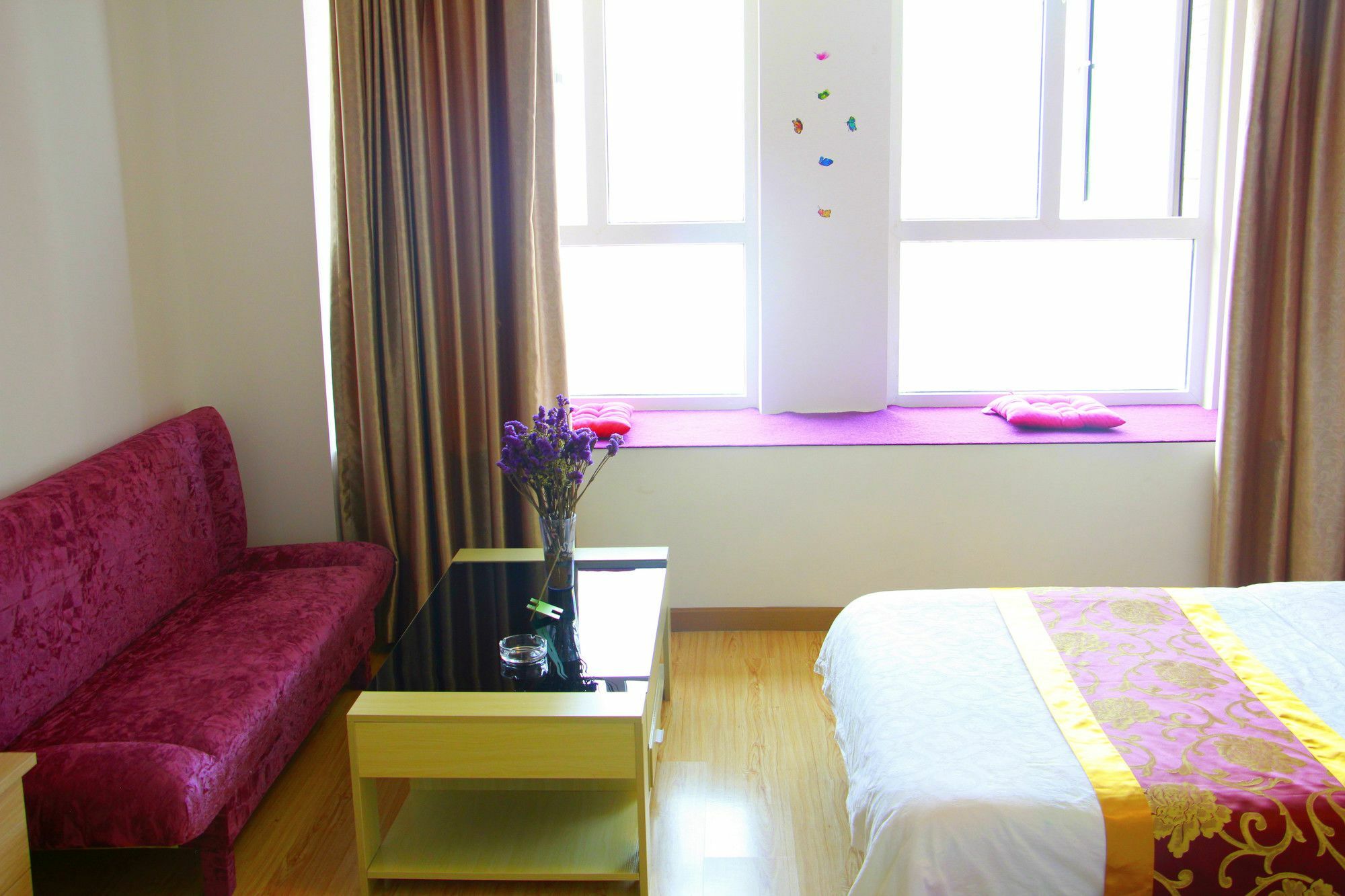 Line 2 Apartment Wuhan Bagian luar foto